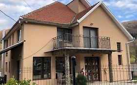 Casa Larisa