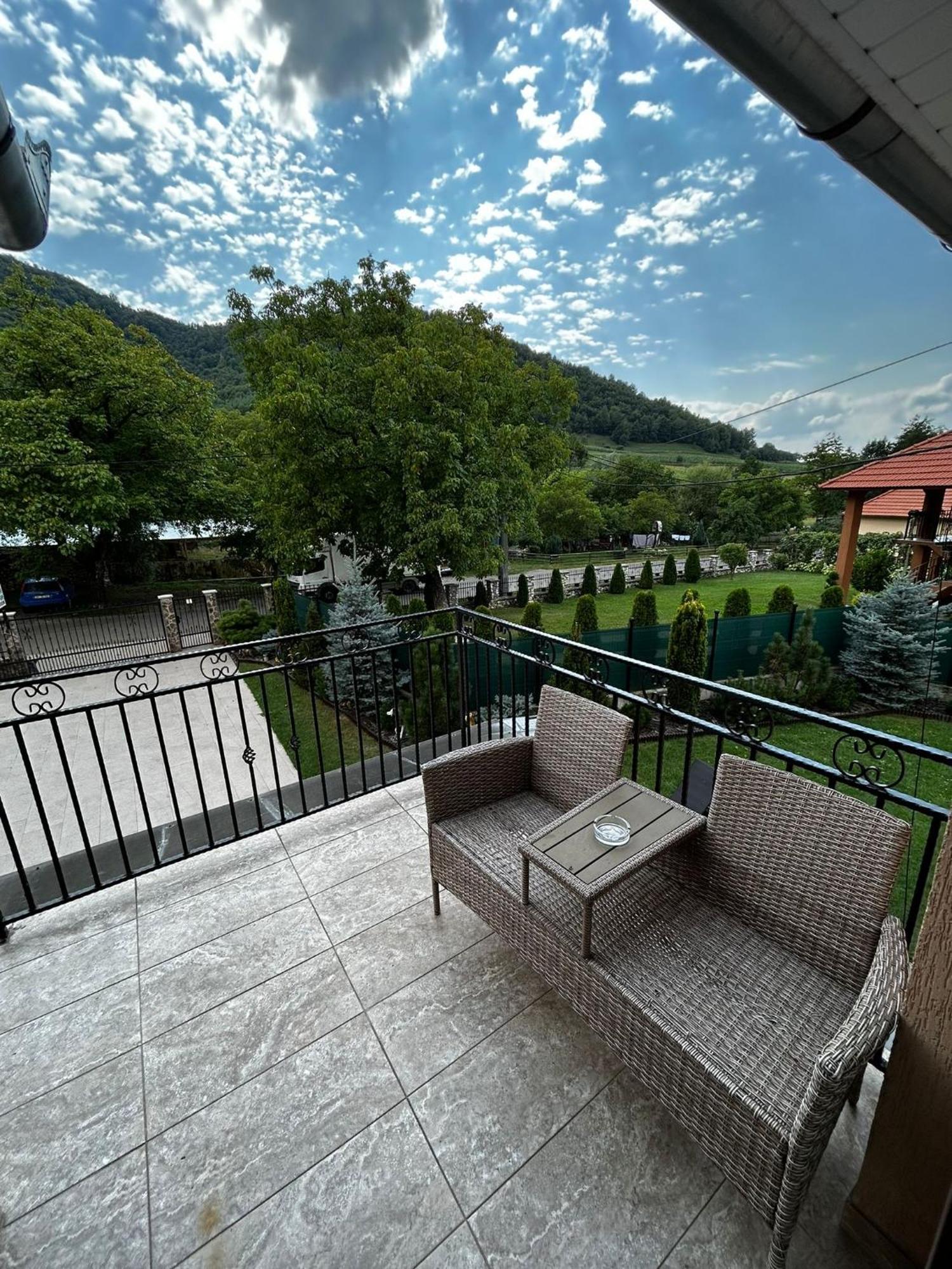 Hotel Casa Larisa Chiscau Zewnętrze zdjęcie