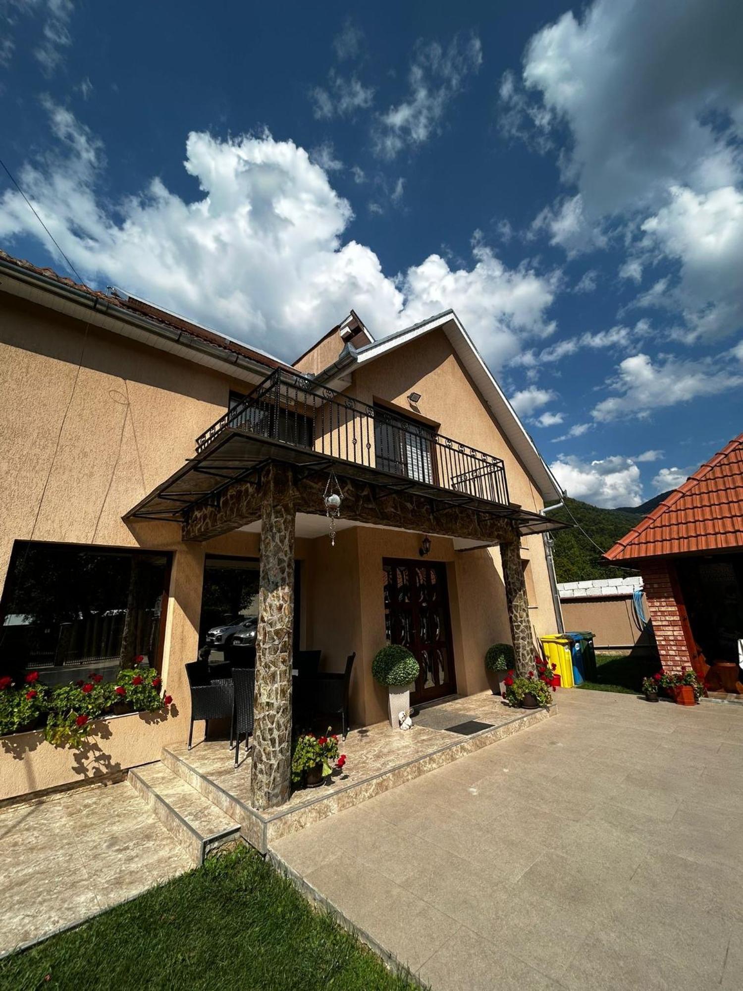 Hotel Casa Larisa Chiscau Zewnętrze zdjęcie