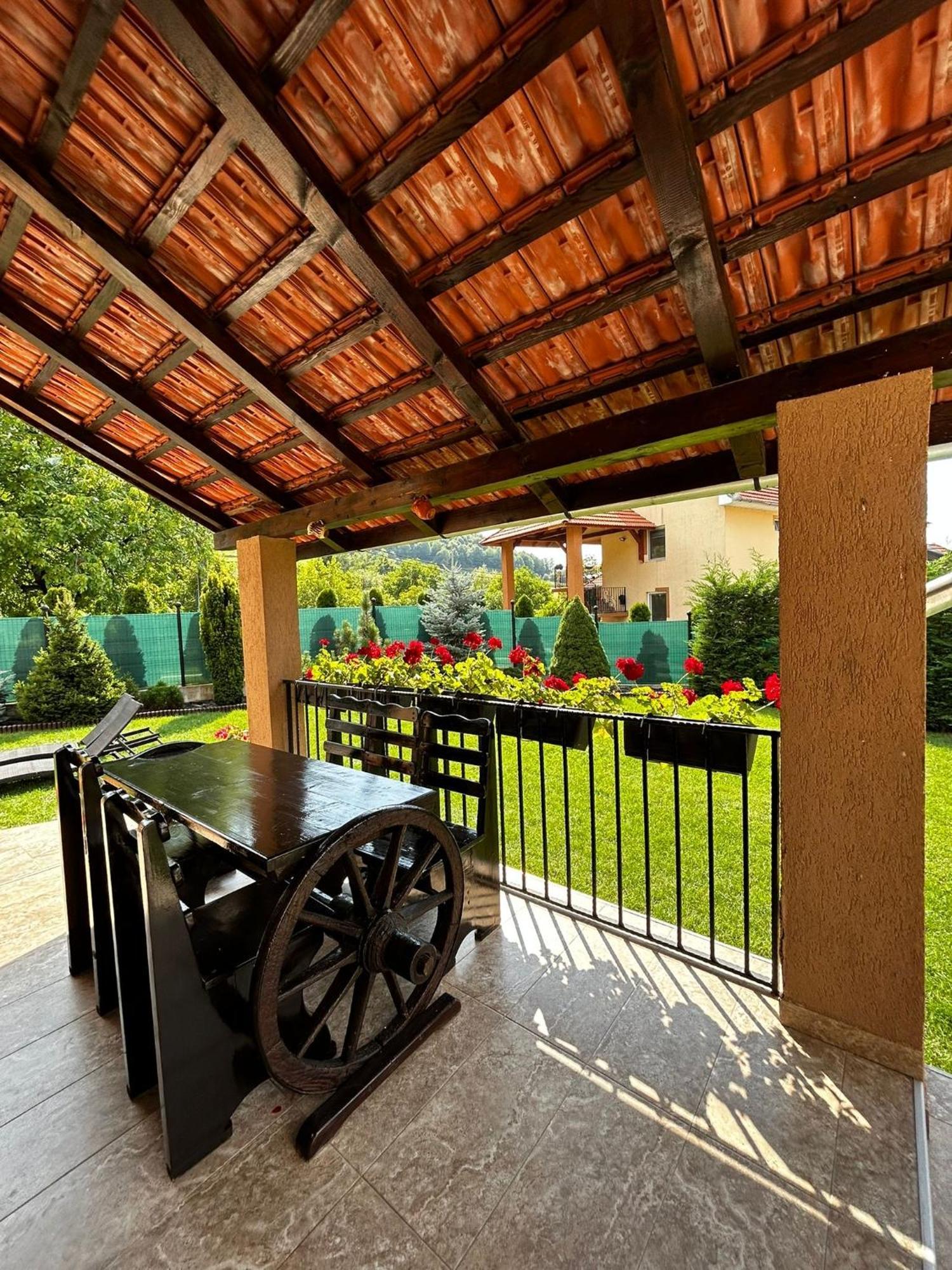 Hotel Casa Larisa Chiscau Zewnętrze zdjęcie